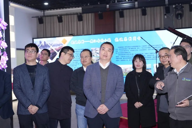 星海音乐学院到龙健集团开展 “书记校长访企拓岗促就业专项行动” (2).jpg